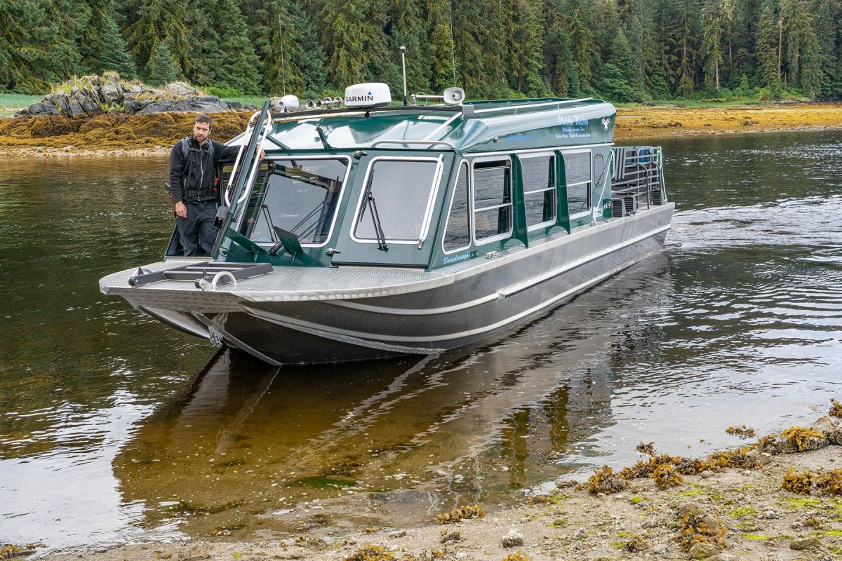 a small boat in a body of water